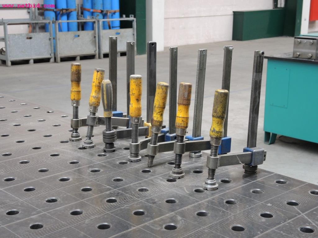 Chapas metálicas e máquinas para trabalhar metais<br><font size="2">Em colaboração com a Hilco Industrial Acquisitions bv</font>-5