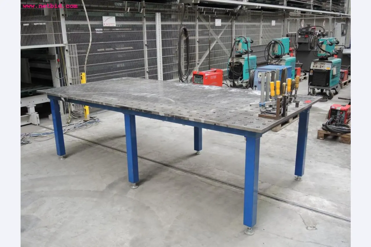 sheetmetal and metalworking machines <br><font size="2">In collaboration with Hilco Industrial Acquisitions bv<br></font>-1