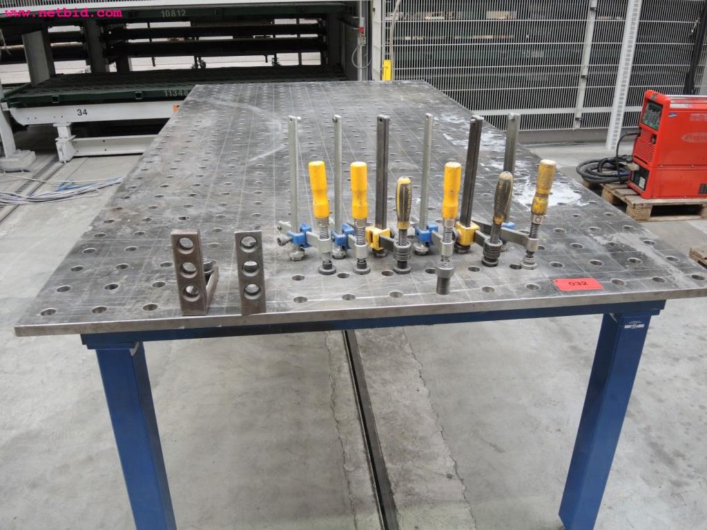 Chapas metálicas e máquinas para trabalhar metais<br><font size="2">Em colaboração com a Hilco Industrial Acquisitions bv</font>-4