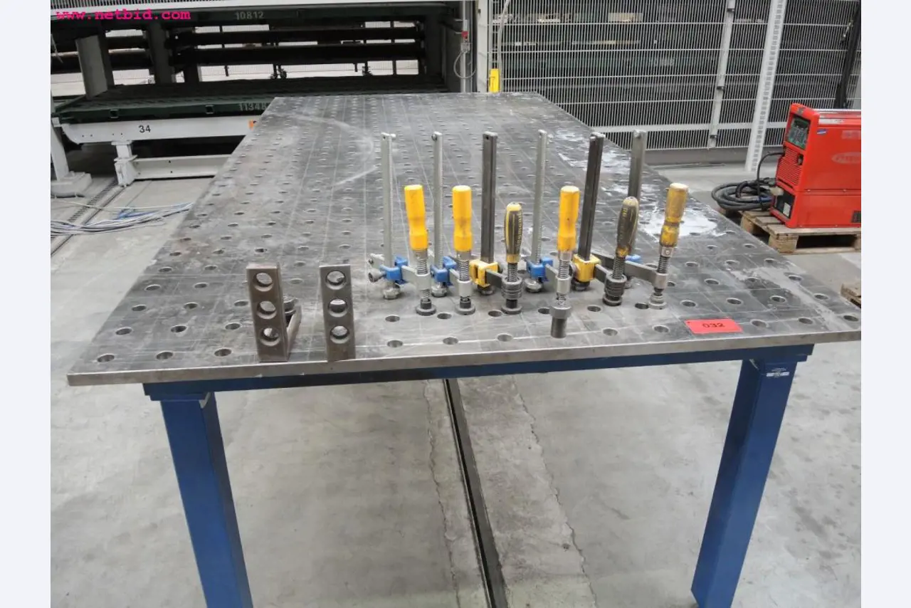 sheetmetal and metalworking machines <br><font size="2">In collaboration with Hilco Industrial Acquisitions bv<br></font>-4