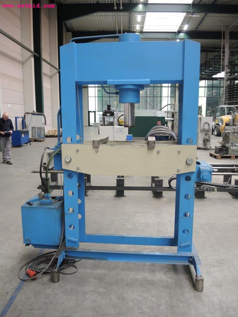 Chapas metálicas e máquinas para trabalhar metais<br><font size="2">Em colaboração com a Hilco Industrial Acquisitions bv</font>-4