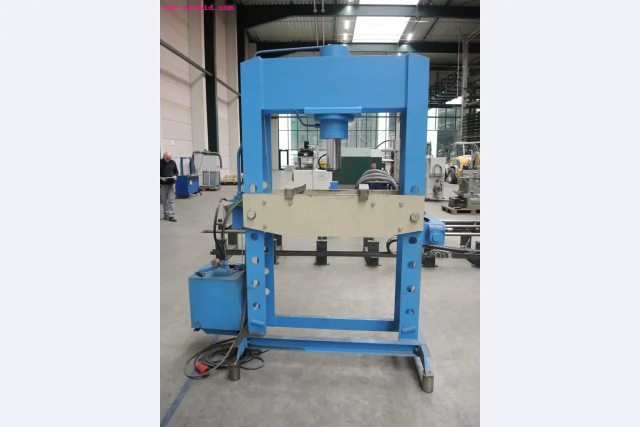 sheetmetal and metalworking machines <br><font size="2">In collaboration with Hilco Industrial Acquisitions bv<br></font>-4
