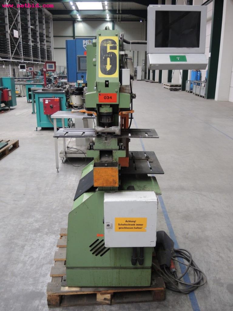 Chapas metálicas e máquinas para trabalhar metais<br><font size="2">Em colaboração com a Hilco Industrial Acquisitions bv</font>-3