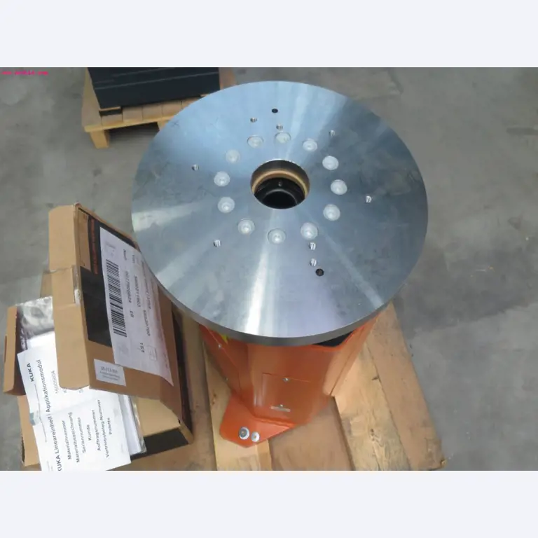Chapas metálicas e máquinas para trabalhar metais<br><font size="2">Em colaboração com a Hilco Industrial Acquisitions bv</font>-3