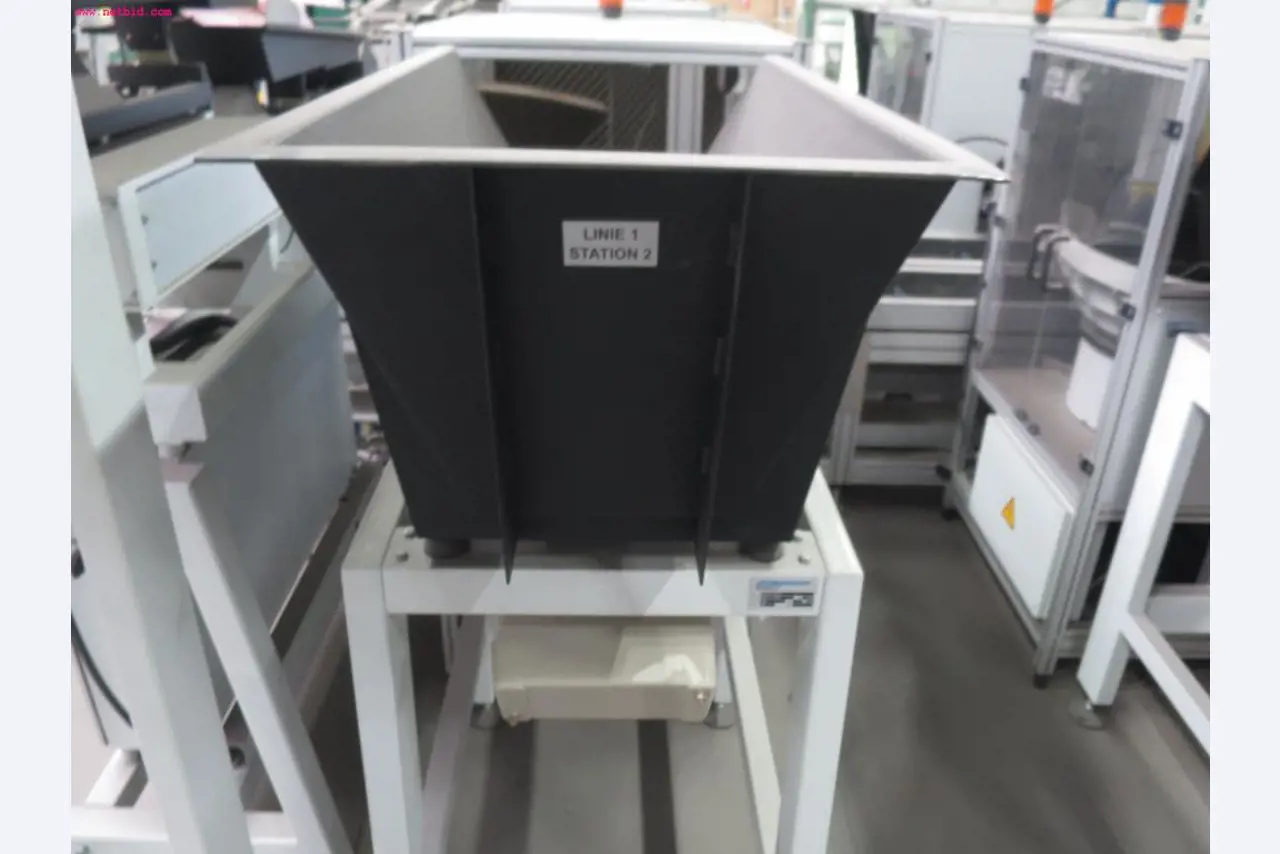 Chapas metálicas e máquinas para trabalhar metais<br><font size="2">Em colaboração com a Hilco Industrial Acquisitions bv</font>-11