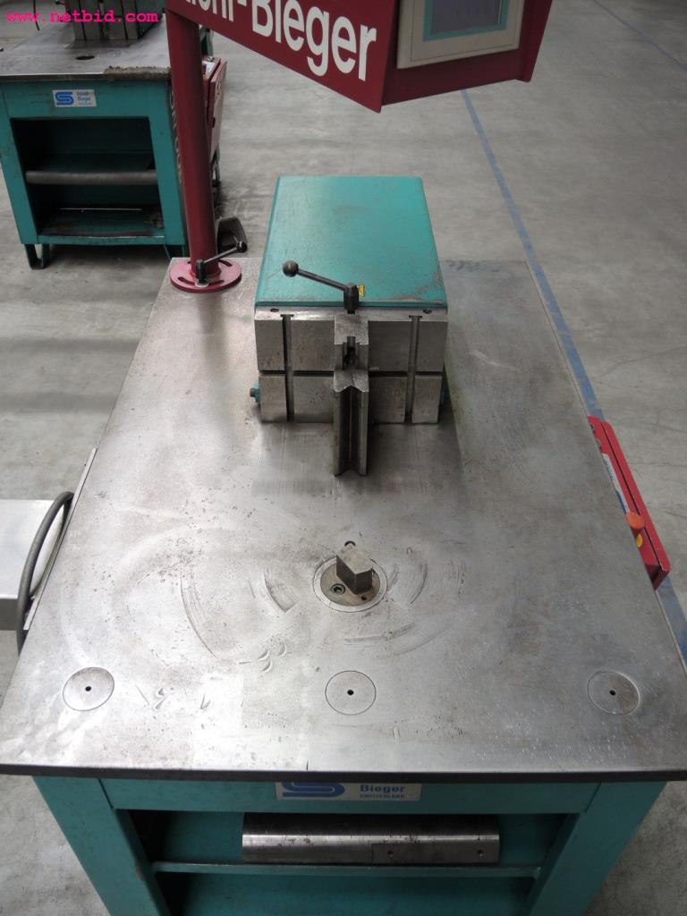 Chapas metálicas e máquinas para trabalhar metais<br><font size="2">Em colaboração com a Hilco Industrial Acquisitions bv</font>-4