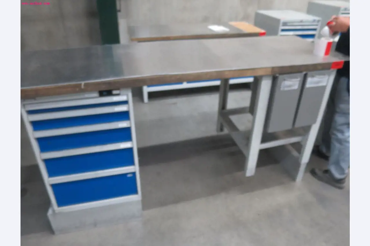 Chapas metálicas e máquinas para trabalhar metais<br><font size="2">Em colaboração com a Hilco Industrial Acquisitions bv</font>-1