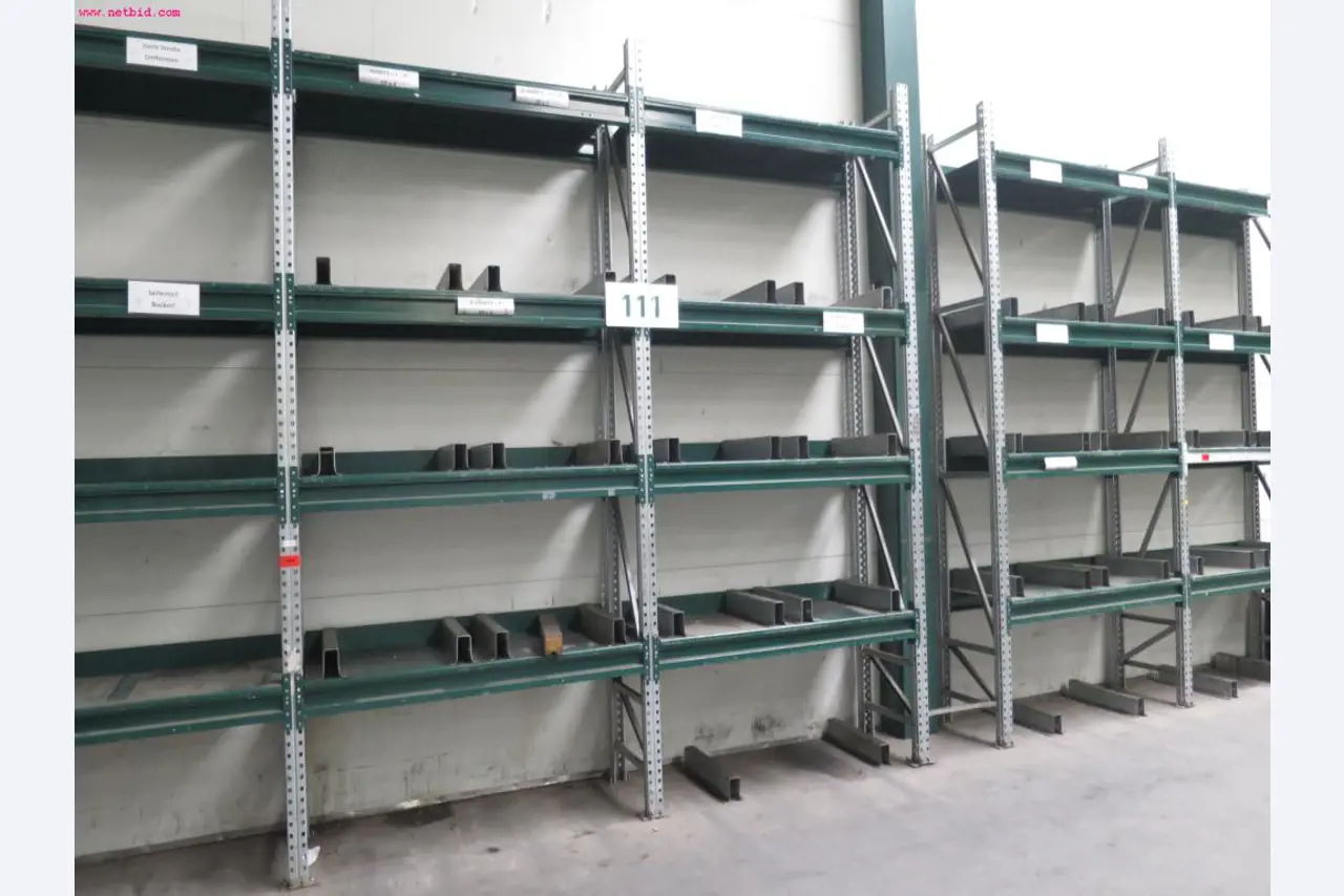 Chapas metálicas e máquinas para trabalhar metais<br><font size="2">Em colaboração com a Hilco Industrial Acquisitions bv</font>-1