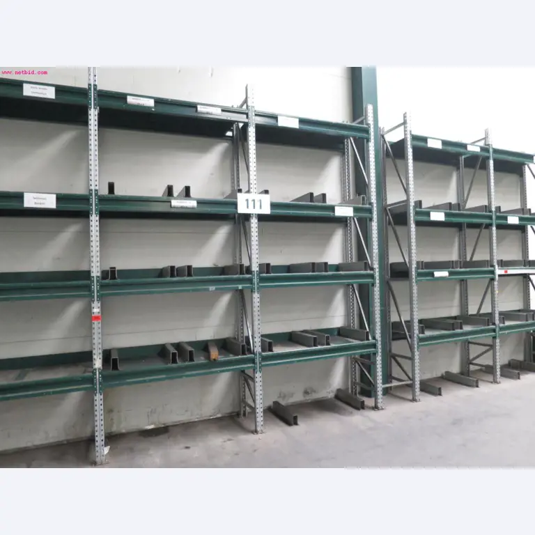 Chapas metálicas e máquinas para trabalhar metais<br><font size="2">Em colaboração com a Hilco Industrial Acquisitions bv</font>-1