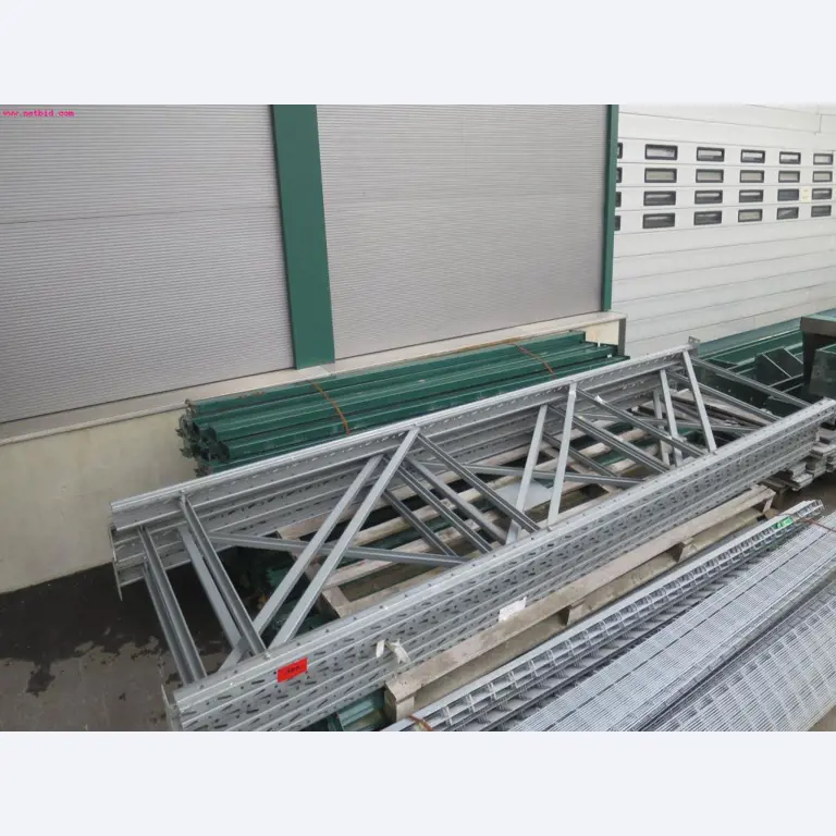 Chapas metálicas e máquinas para trabalhar metais<br><font size="2">Em colaboração com a Hilco Industrial Acquisitions bv</font>-1