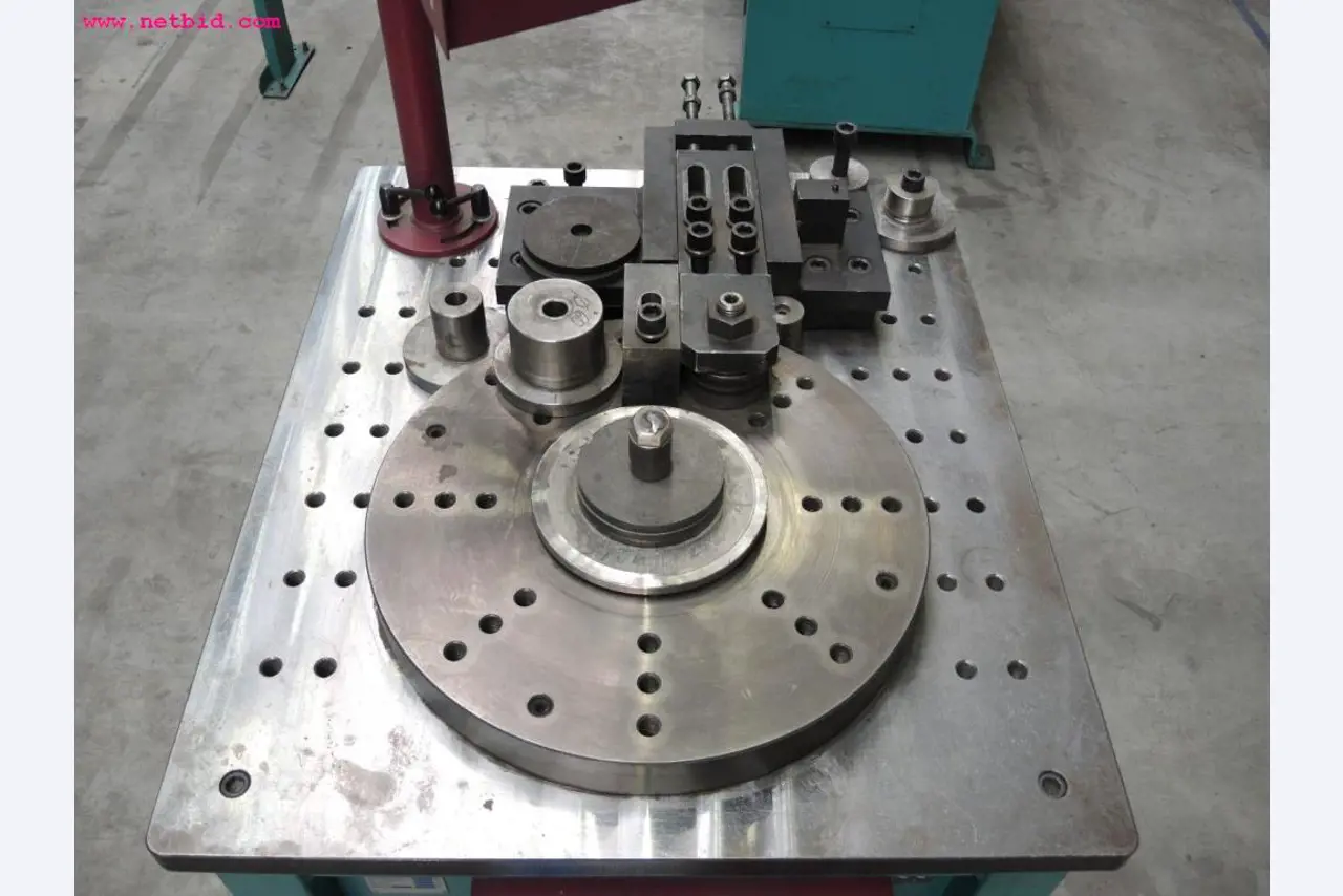 Chapas metálicas e máquinas para trabalhar metais<br><font size="2">Em colaboração com a Hilco Industrial Acquisitions bv</font>-6