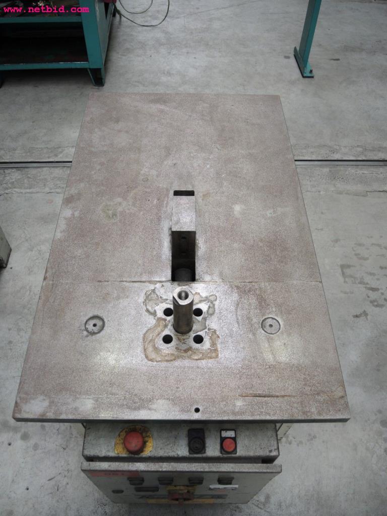 Chapas metálicas e máquinas para trabalhar metais<br><font size="2">Em colaboração com a Hilco Industrial Acquisitions bv</font>-4