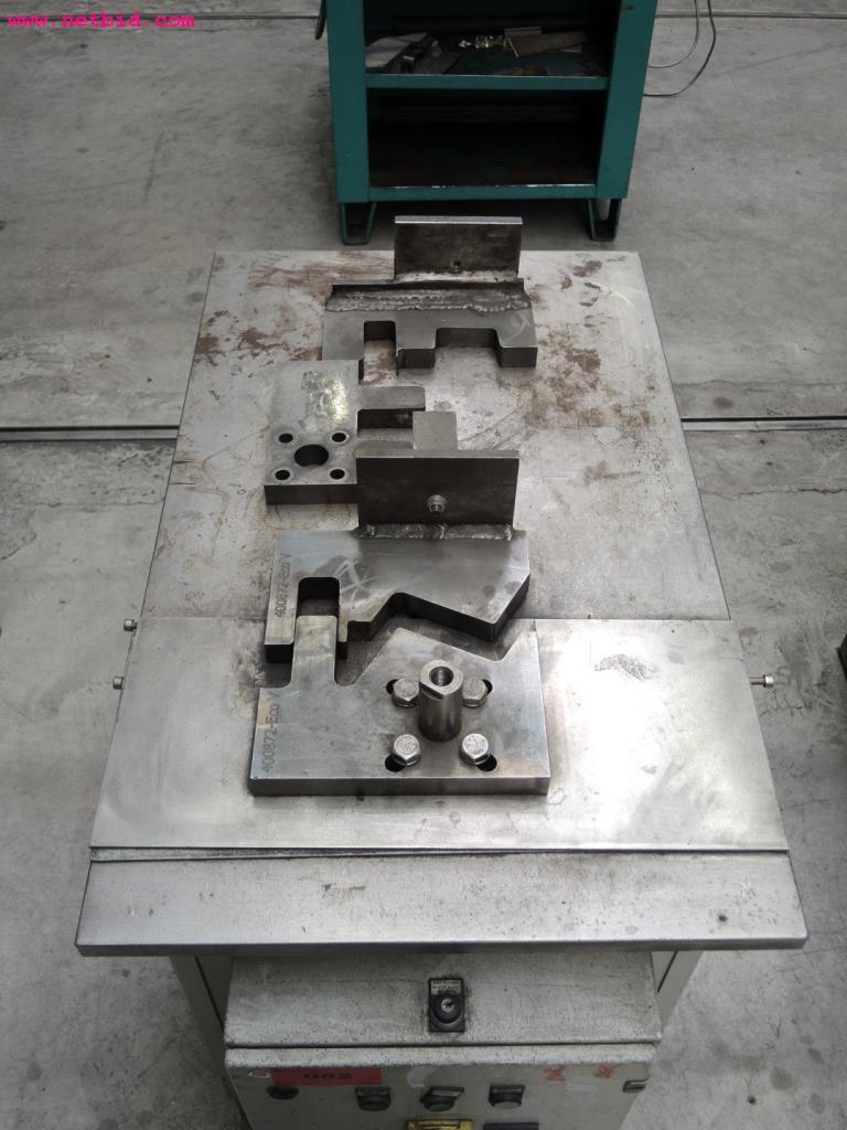 Chapas metálicas e máquinas para trabalhar metais<br><font size="2">Em colaboração com a Hilco Industrial Acquisitions bv</font>-4