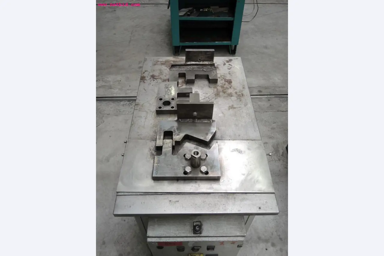 sheetmetal and metalworking machines <br><font size="2">In collaboration with Hilco Industrial Acquisitions bv<br></font>-4