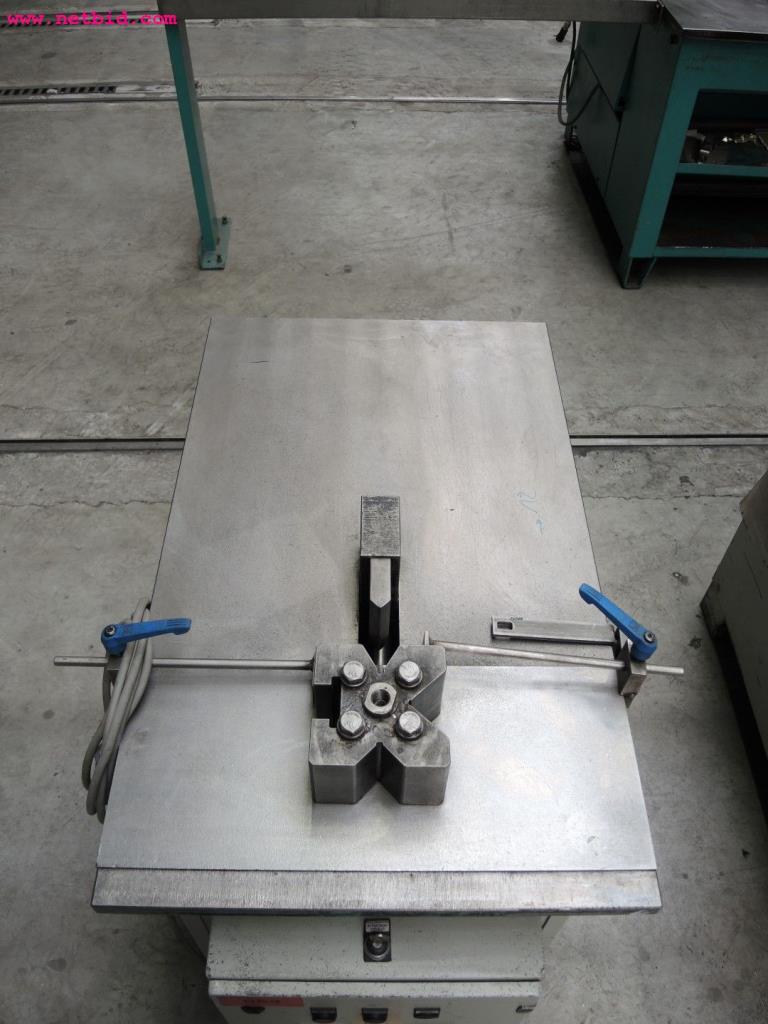 Chapas metálicas e máquinas para trabalhar metais<br><font size="2">Em colaboração com a Hilco Industrial Acquisitions bv</font>-4