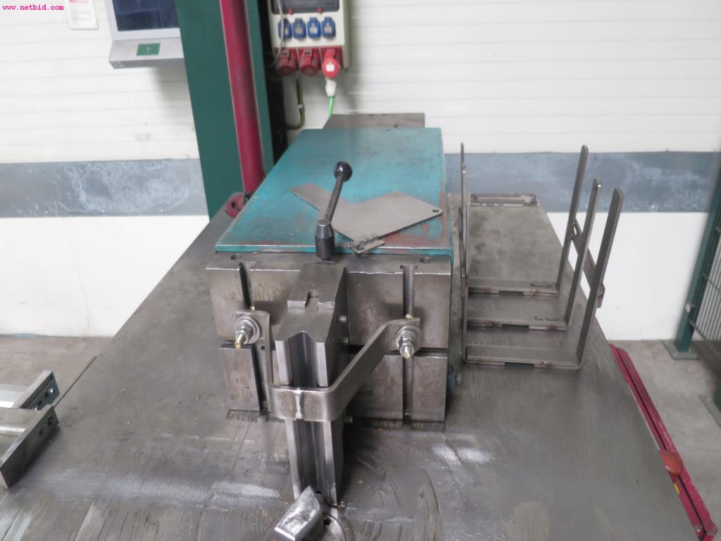 Chapas metálicas e máquinas para trabalhar metais<br><font size="2">Em colaboração com a Hilco Industrial Acquisitions bv</font>-2