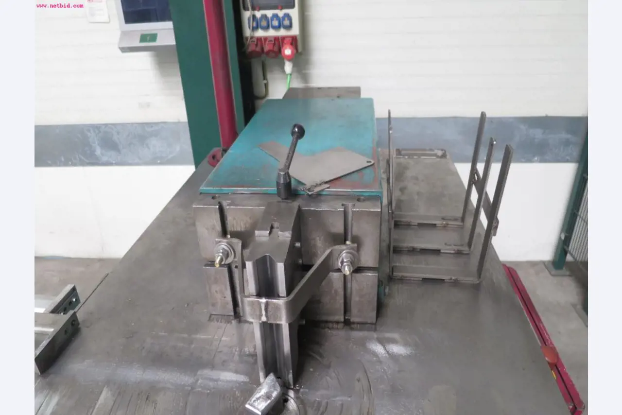 sheetmetal and metalworking machines <br><font size="2">In collaboration with Hilco Industrial Acquisitions bv<br></font>-2