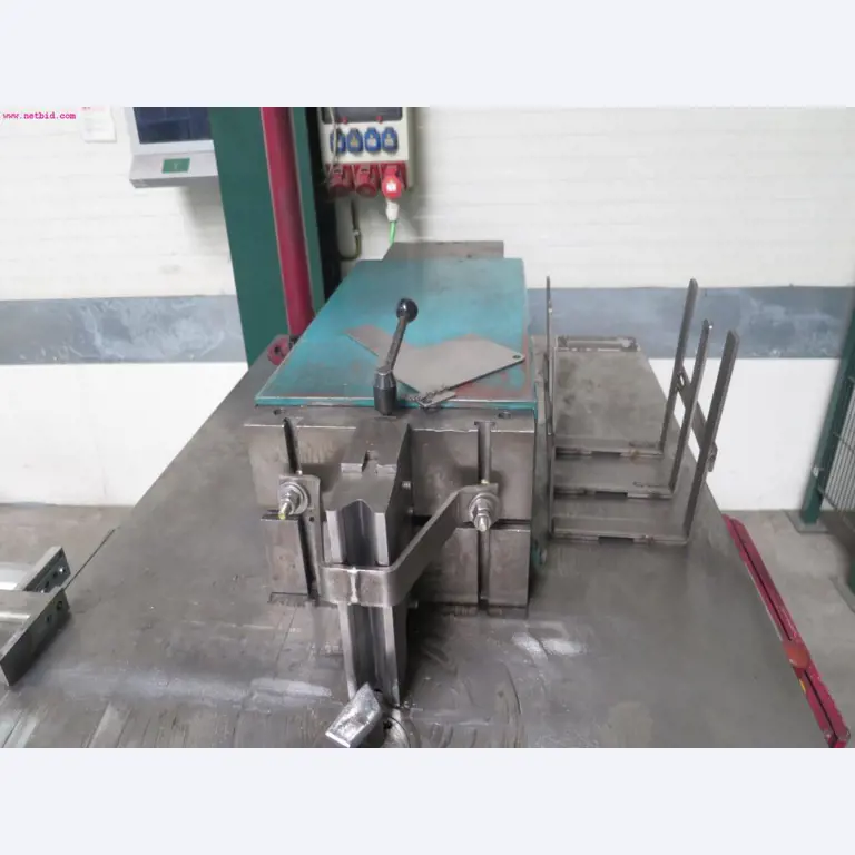 sheetmetal and metalworking machines <br><font size="2">In collaboration with Hilco Industrial Acquisitions bv<br></font>-2