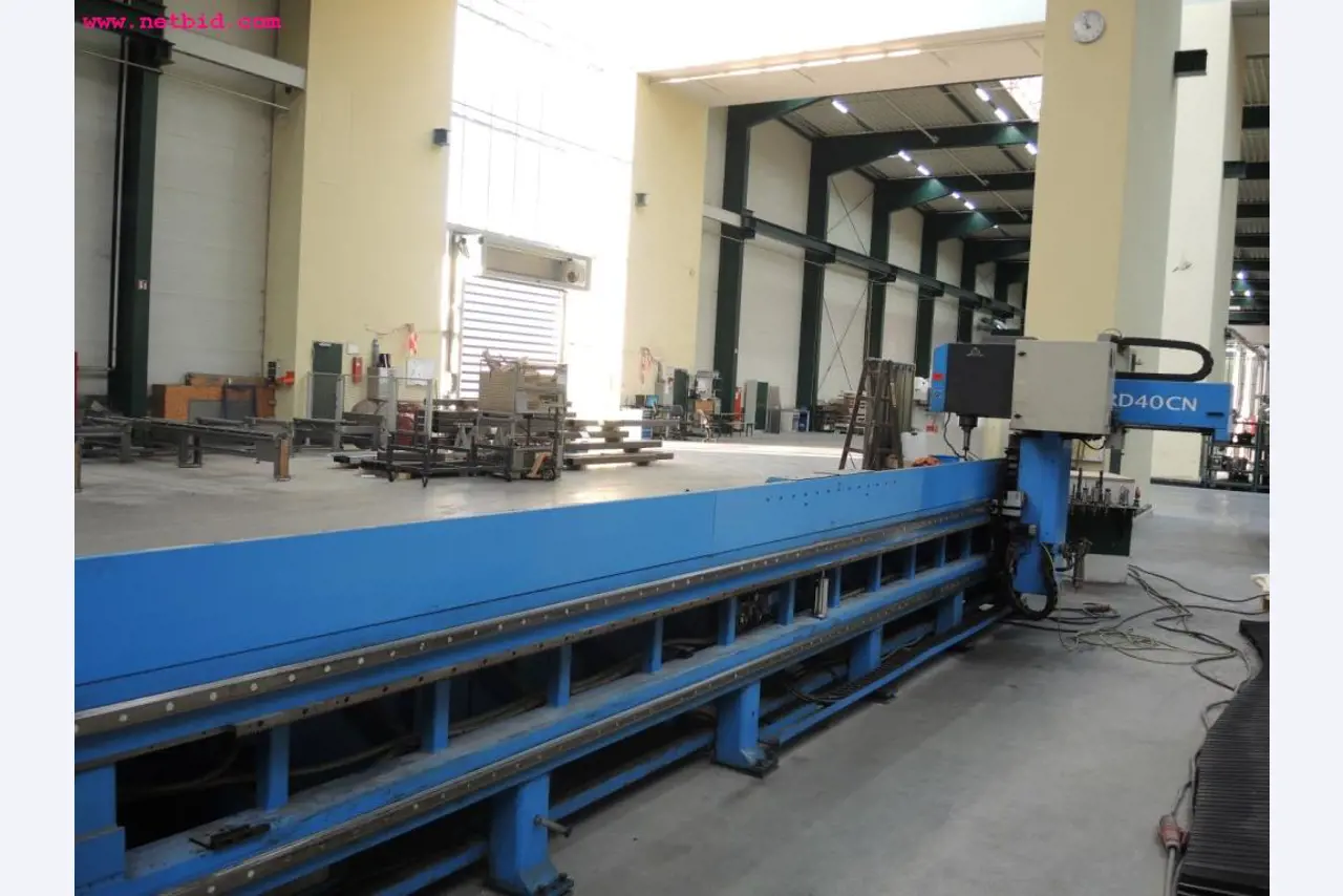 Chapas metálicas e máquinas para trabalhar metais<br><font size="2">Em colaboração com a Hilco Industrial Acquisitions bv</font>-12