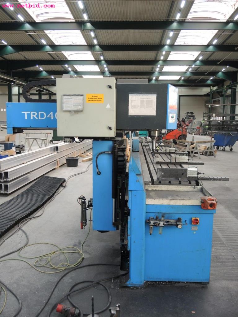 Chapas metálicas e máquinas para trabalhar metais<br><font size="2">Em colaboração com a Hilco Industrial Acquisitions bv</font>-13