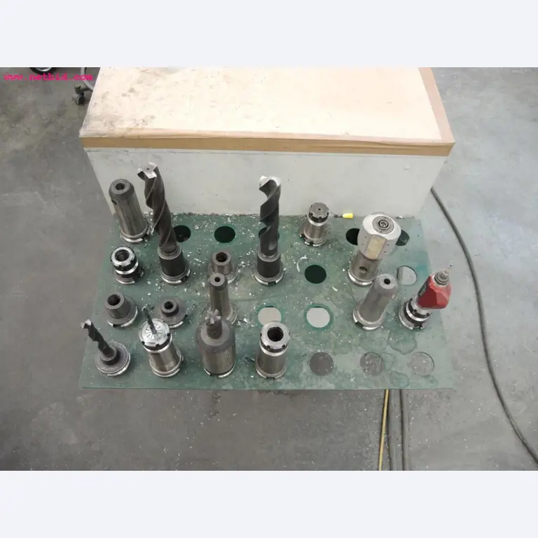 Chapas metálicas e máquinas para trabalhar metais<br><font size="2">Em colaboração com a Hilco Industrial Acquisitions bv</font>-4
