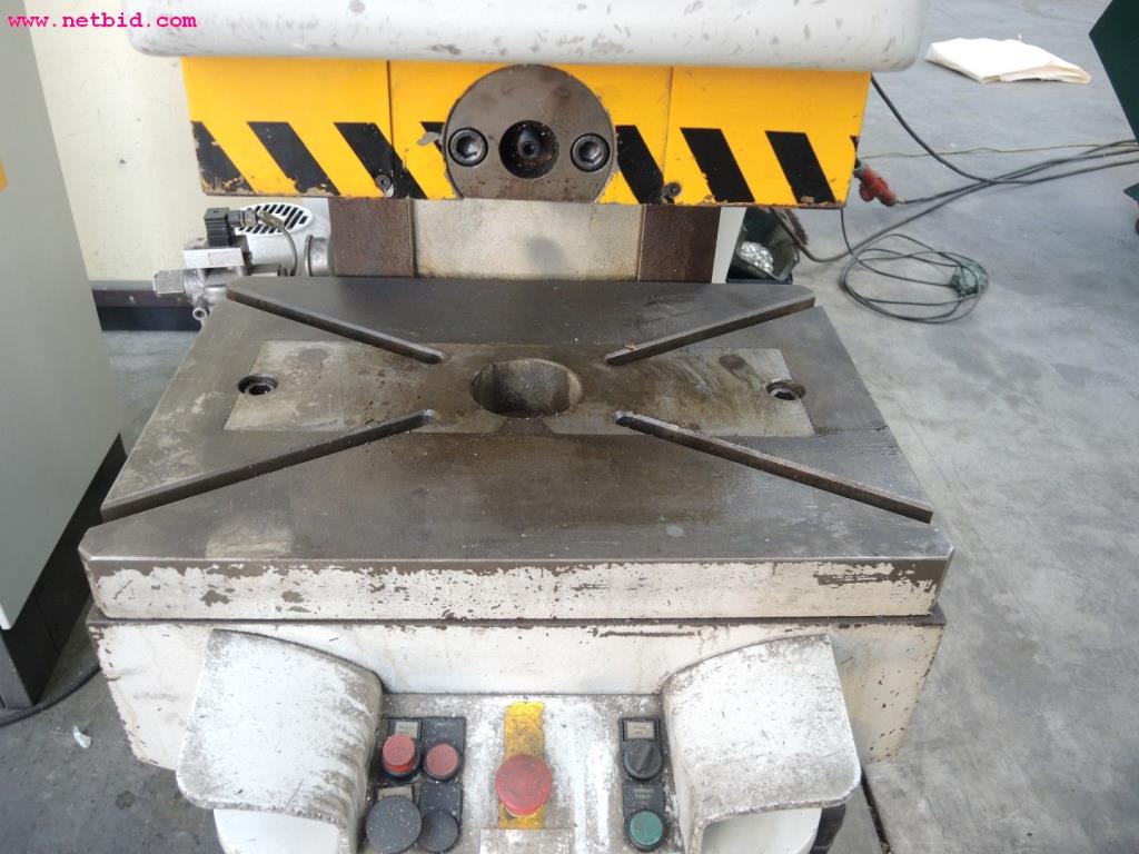 Chapas metálicas e máquinas para trabalhar metais<br><font size="2">Em colaboração com a Hilco Industrial Acquisitions bv</font>-7