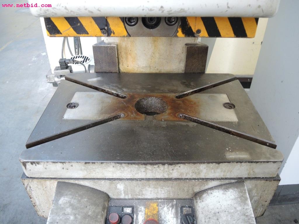 Chapas metálicas e máquinas para trabalhar metais<br><font size="2">Em colaboração com a Hilco Industrial Acquisitions bv</font>-7