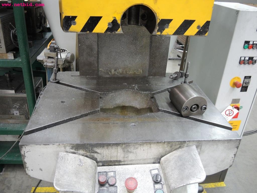 Chapas metálicas e máquinas para trabalhar metais<br><font size="2">Em colaboração com a Hilco Industrial Acquisitions bv</font>-7