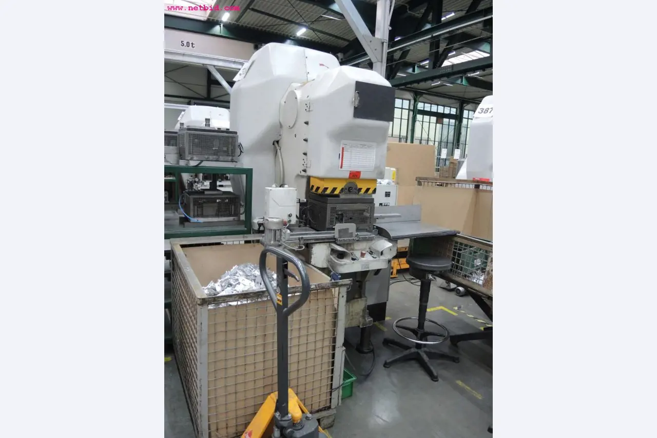 Chapas metálicas e máquinas para trabalhar metais<br><font size="2">Em colaboração com a Hilco Industrial Acquisitions bv</font>-1