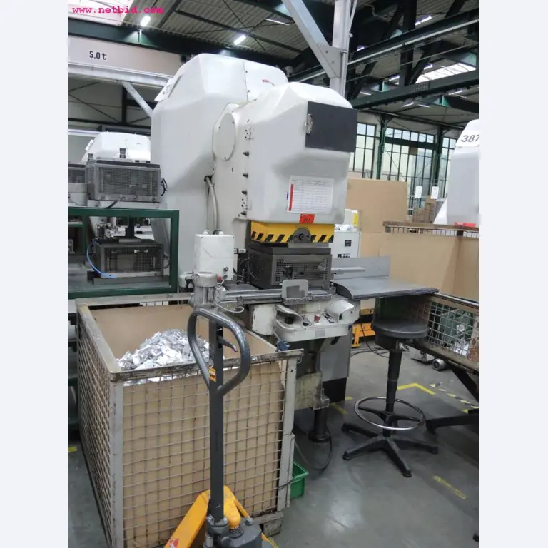 Chapas metálicas e máquinas para trabalhar metais<br><font size="2">Em colaboração com a Hilco Industrial Acquisitions bv</font>-1