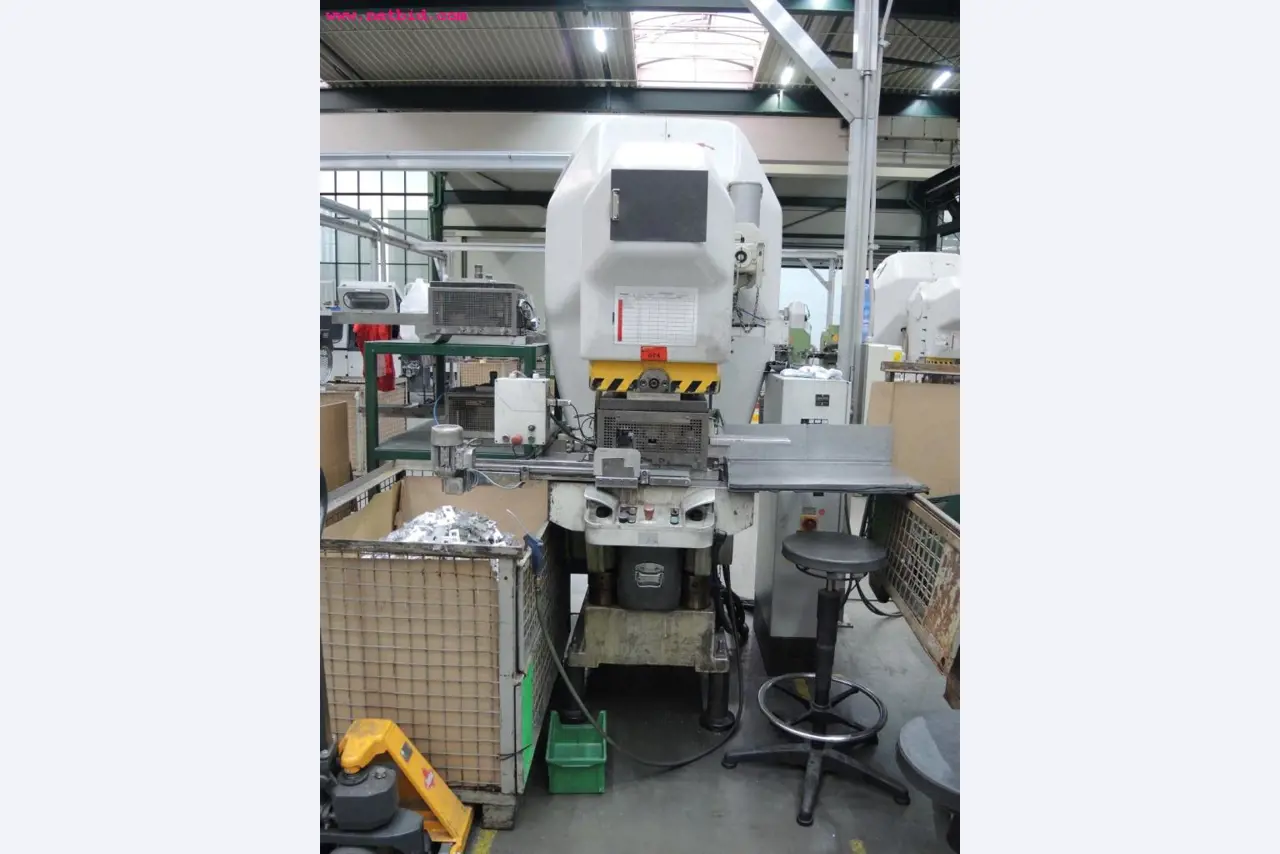 Chapas metálicas e máquinas para trabalhar metais<br><font size="2">Em colaboração com a Hilco Industrial Acquisitions bv</font>-2