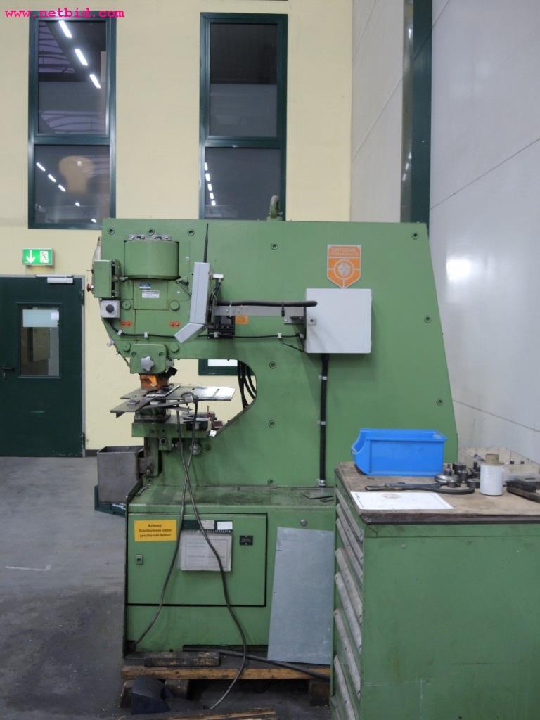 Chapas metálicas e máquinas para trabalhar metais<br><font size="2">Em colaboração com a Hilco Industrial Acquisitions bv</font>-4