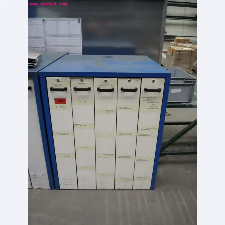 Chapas metálicas e máquinas para trabalhar metais<br><font size="2">Em colaboração com a Hilco Industrial Acquisitions bv</font>-1