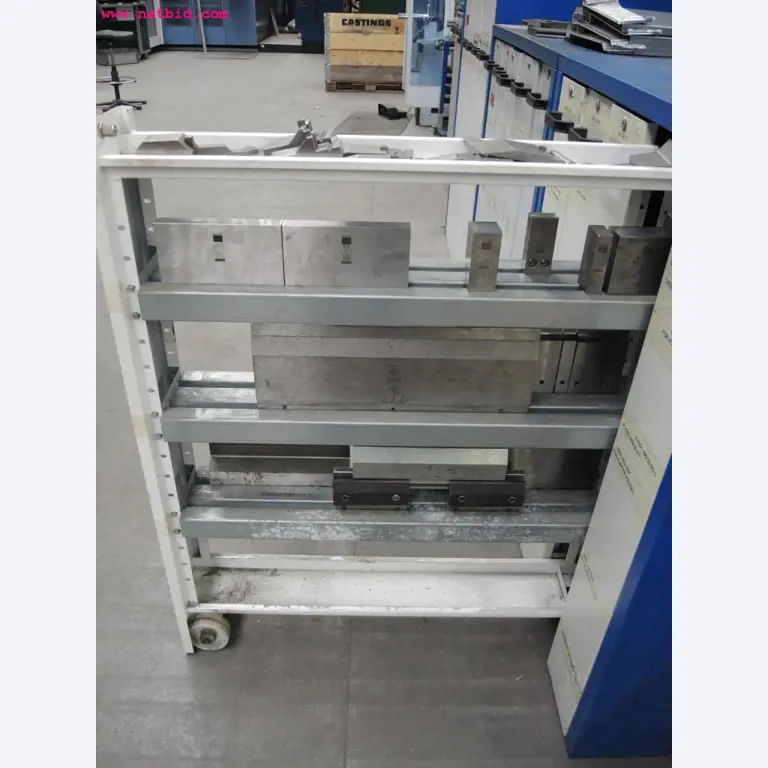 Chapas metálicas e máquinas para trabalhar metais<br><font size="2">Em colaboração com a Hilco Industrial Acquisitions bv</font>-7