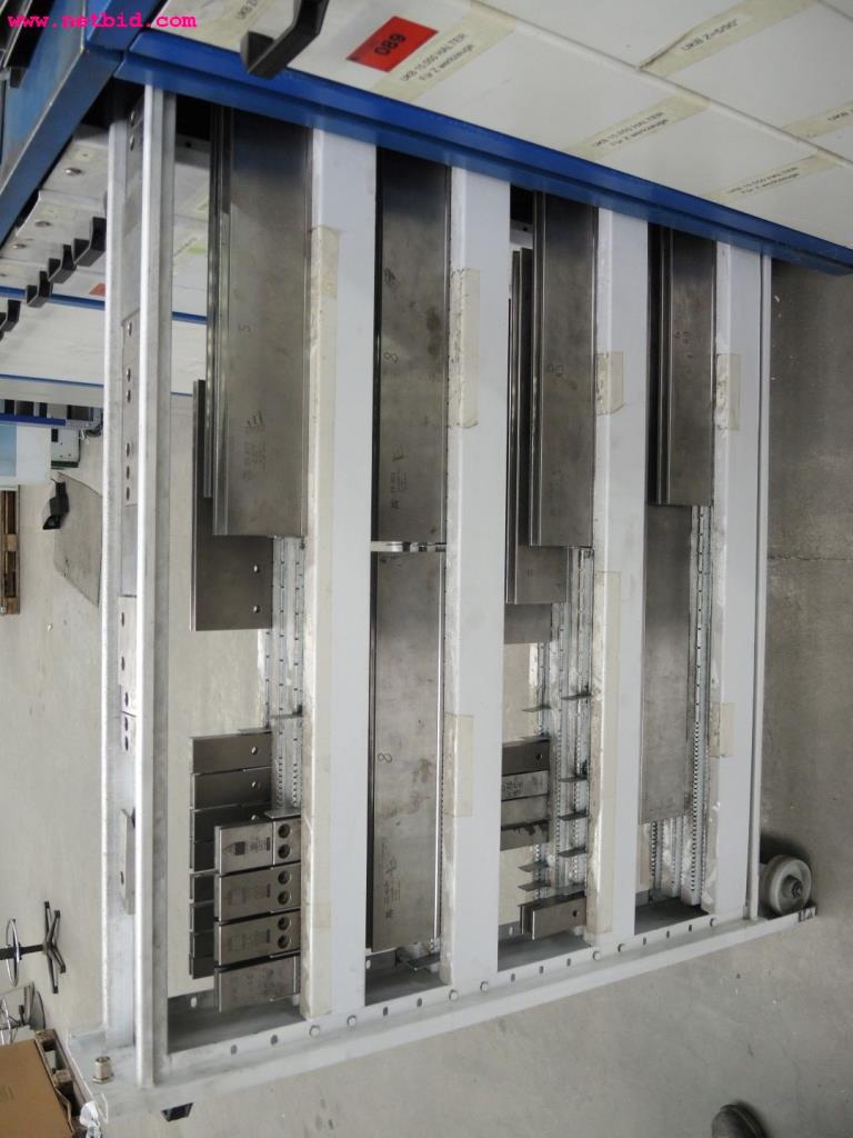 Chapas metálicas e máquinas para trabalhar metais<br><font size="2">Em colaboração com a Hilco Industrial Acquisitions bv</font>-2