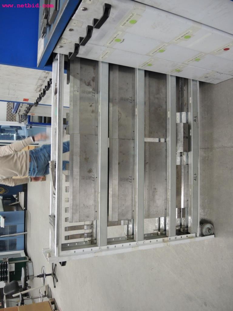 Chapas metálicas e máquinas para trabalhar metais<br><font size="2">Em colaboração com a Hilco Industrial Acquisitions bv</font>-4