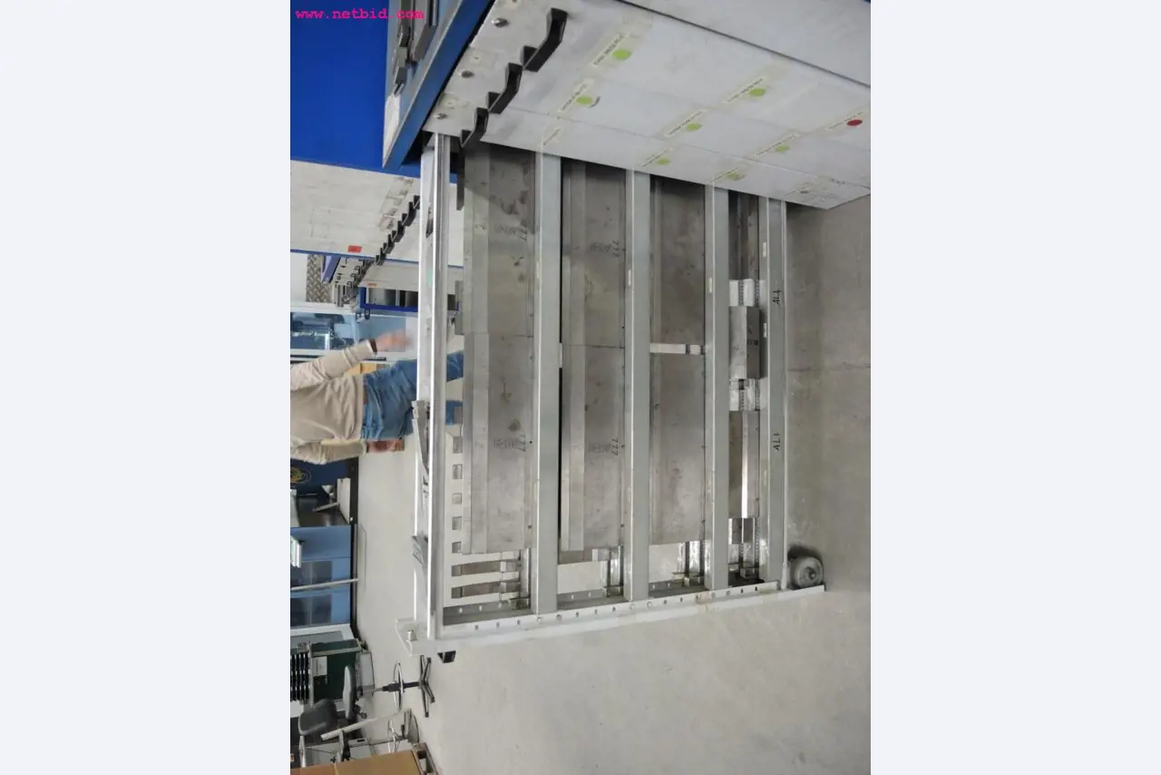 sheetmetal and metalworking machines <br><font size="2">In collaboration with Hilco Industrial Acquisitions bv<br></font>-4