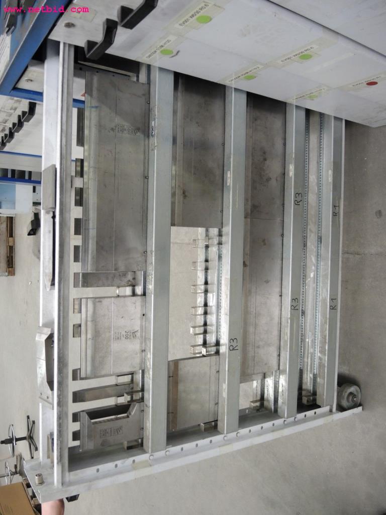 Chapas metálicas e máquinas para trabalhar metais<br><font size="2">Em colaboração com a Hilco Industrial Acquisitions bv</font>-6