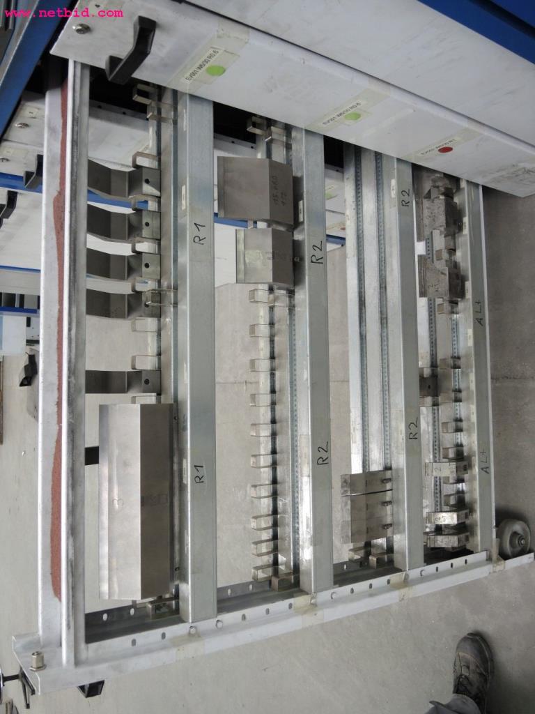 Chapas metálicas e máquinas para trabalhar metais<br><font size="2">Em colaboração com a Hilco Industrial Acquisitions bv</font>-9