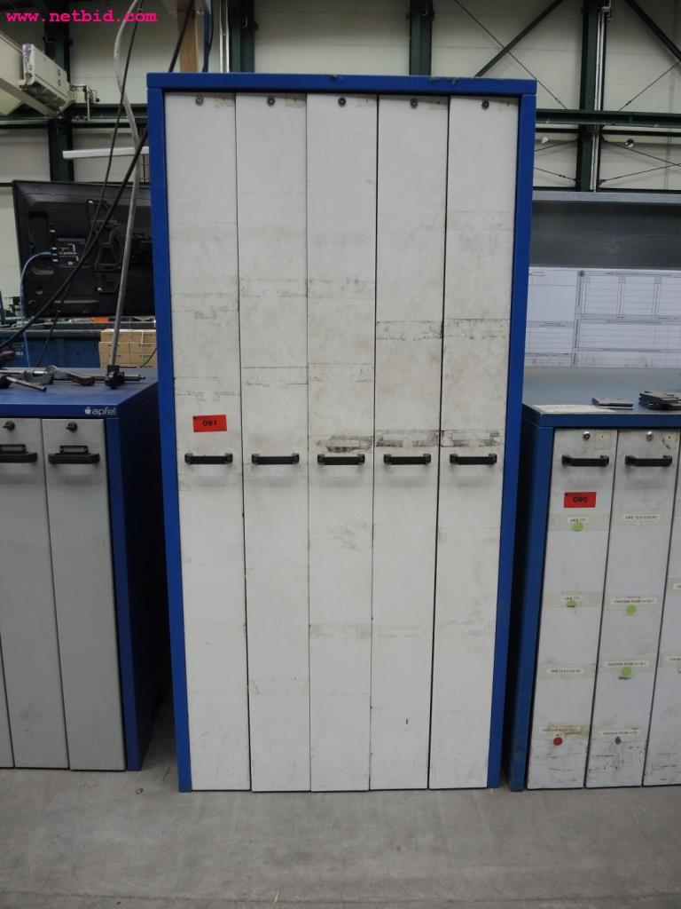 Chapas metálicas e máquinas para trabalhar metais<br><font size="2">Em colaboração com a Hilco Industrial Acquisitions bv</font>-1