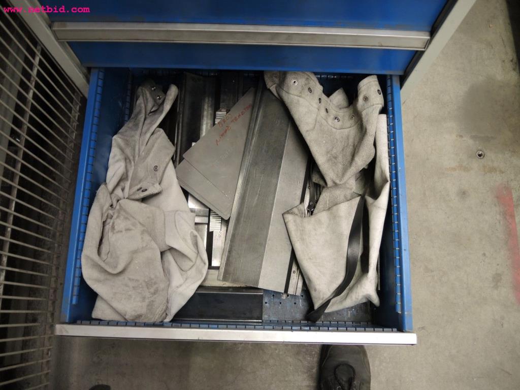 Chapas metálicas e máquinas para trabalhar metais<br><font size="2">Em colaboração com a Hilco Industrial Acquisitions bv</font>-10