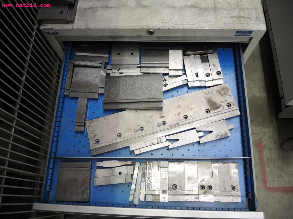 Chapas metálicas e máquinas para trabalhar metais<br><font size="2">Em colaboração com a Hilco Industrial Acquisitions bv</font>-4