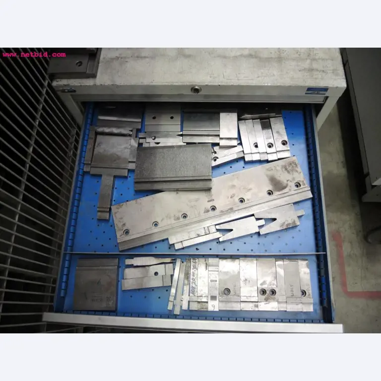 Chapas metálicas e máquinas para trabalhar metais<br><font size="2">Em colaboração com a Hilco Industrial Acquisitions bv</font>-4