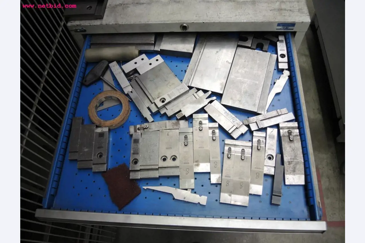 Chapas metálicas e máquinas para trabalhar metais<br><font size="2">Em colaboração com a Hilco Industrial Acquisitions bv</font>-5