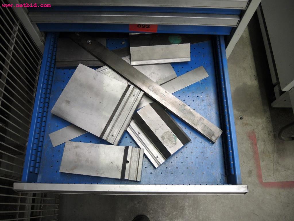 Chapas metálicas e máquinas para trabalhar metais<br><font size="2">Em colaboração com a Hilco Industrial Acquisitions bv</font>-7