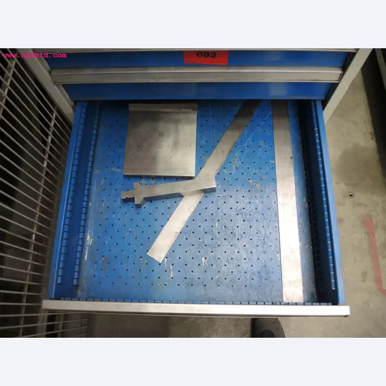 Chapas metálicas e máquinas para trabalhar metais<br><font size="2">Em colaboração com a Hilco Industrial Acquisitions bv</font>-8