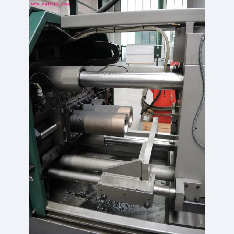 Chapas metálicas e máquinas para trabalhar metais<br><font size="2">Em colaboração com a Hilco Industrial Acquisitions bv</font>-11