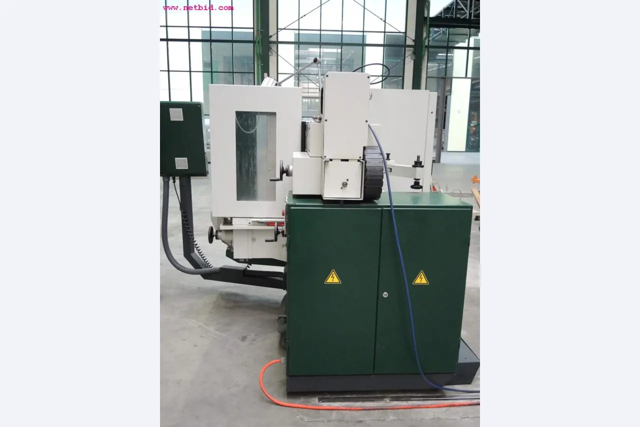 Chapas metálicas e máquinas para trabalhar metais<br><font size="2">Em colaboração com a Hilco Industrial Acquisitions bv</font>-8
