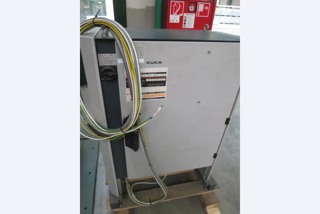 Chapas metálicas e máquinas para trabalhar metais<br><font size="2">Em colaboração com a Hilco Industrial Acquisitions bv</font>-4