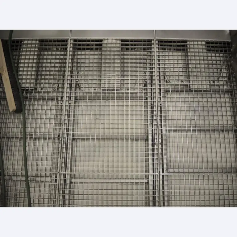 Chapas metálicas e máquinas para trabalhar metais<br><font size="2">Em colaboração com a Hilco Industrial Acquisitions bv</font>-14